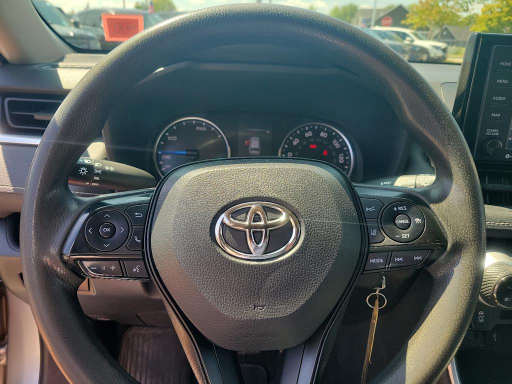 2022 Toyota RAV4 LE 21