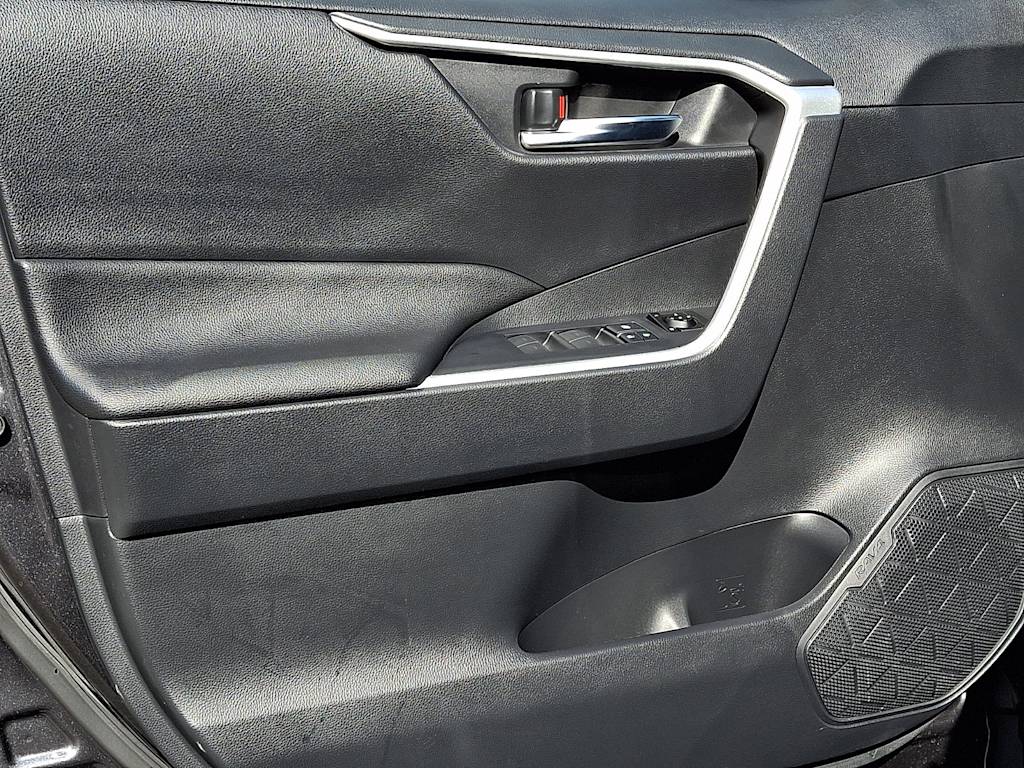 Thumbnail: 2025 Toyota RAV4 - 21
