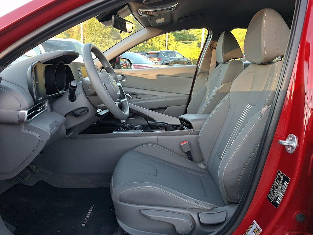 Thumbnail: 2023 Hyundai Elantra - 10