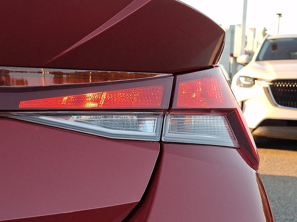 Thumbnail: 2023 Hyundai Elantra - 4