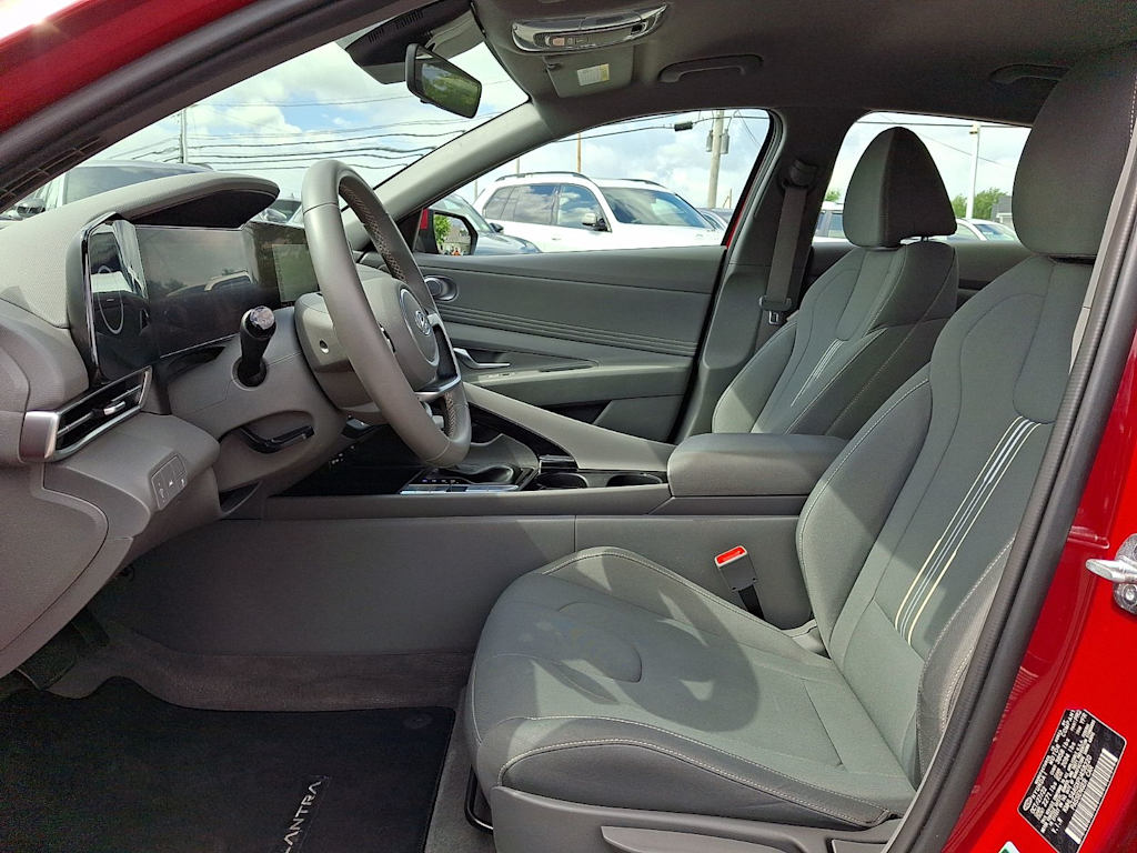 Thumbnail: 2023 Hyundai Elantra - 10