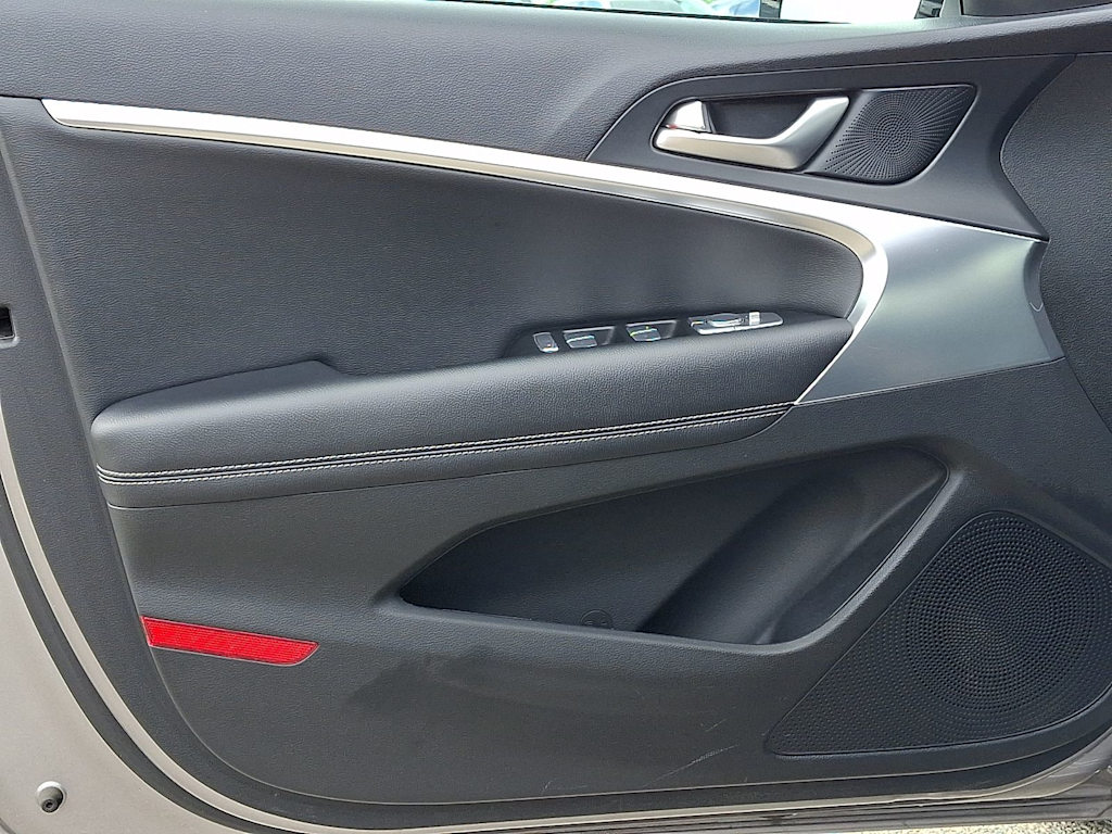 Thumbnail: 2025 Genesis G70 - 21