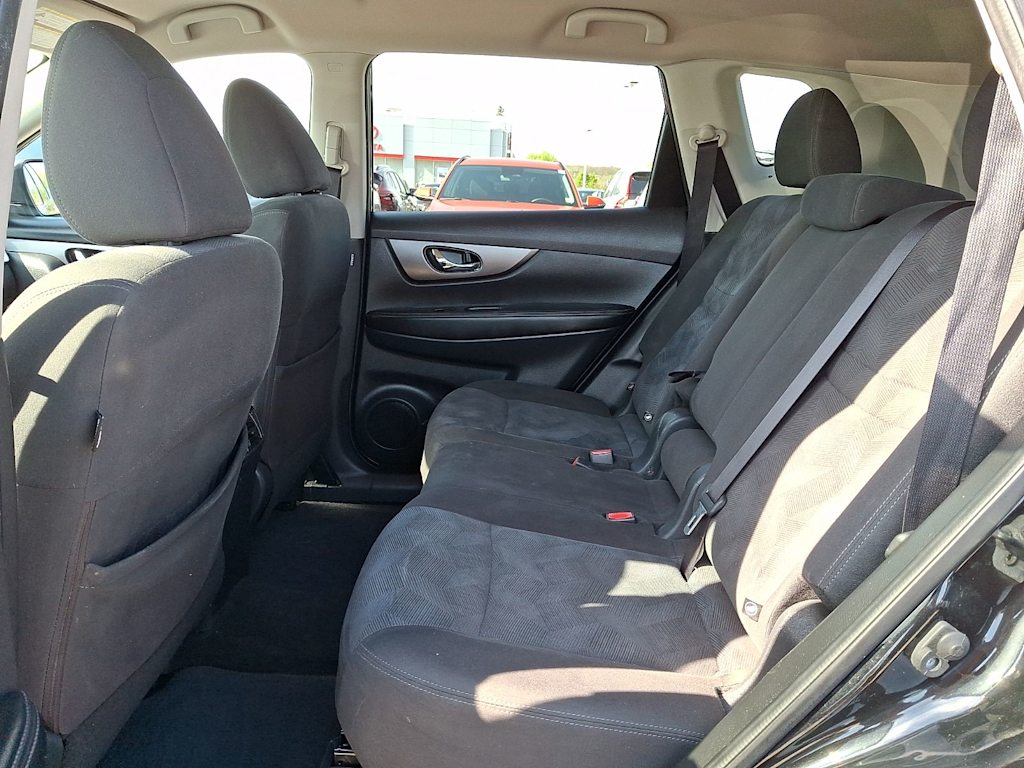 Thumbnail: 2016 Nissan Rogue - 11