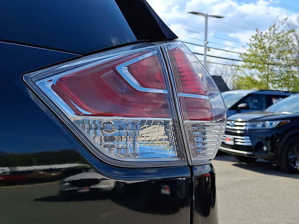 Thumbnail: 2016 Nissan Rogue - 30
