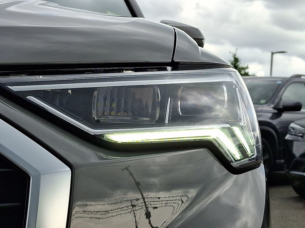 Thumbnail: 2025 Audi Q3 - 19