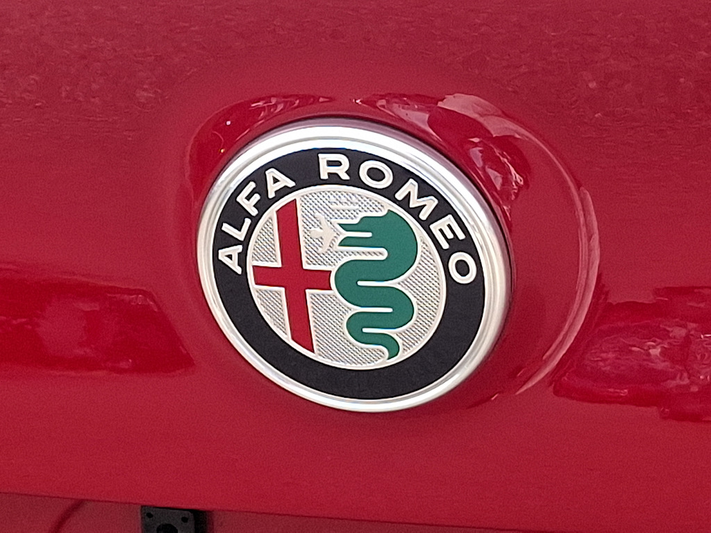 Thumbnail: 2022 Alfa Romeo Giulia - 7