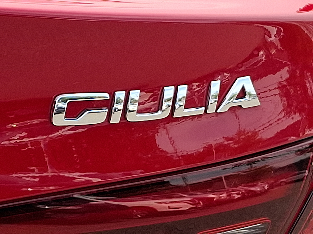 Thumbnail: 2022 Alfa Romeo Giulia - 29