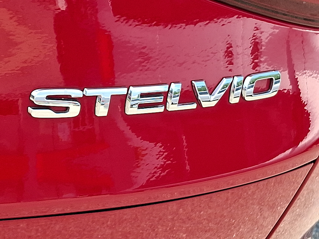 Thumbnail: 2022 Alfa Romeo Stelvio - 32