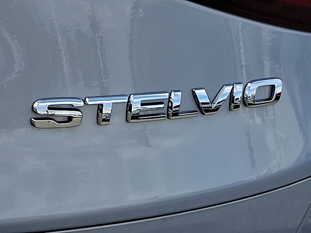 Thumbnail: 2023 Alfa Romeo Stelvio - 32