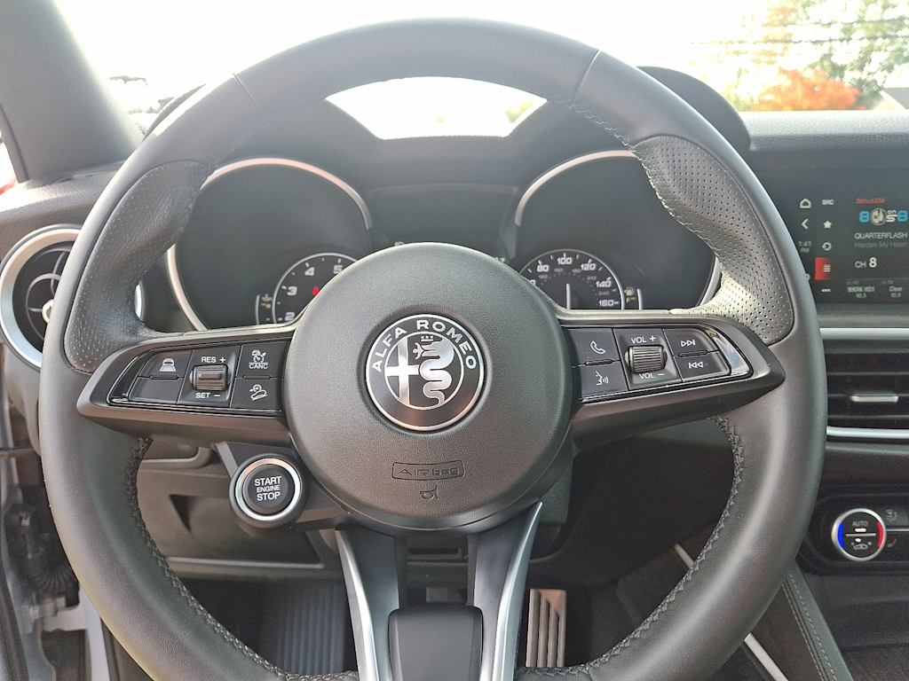 Thumbnail: 2023 Alfa Romeo Stelvio - 9