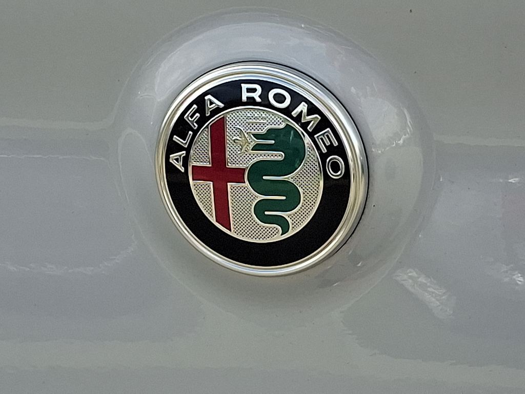 Thumbnail: 2023 Alfa Romeo Stelvio - 7