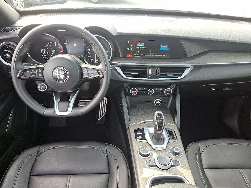 Thumbnail: 2023 Alfa Romeo Stelvio - 2