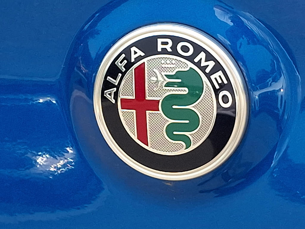 2022 Alfa Romeo Stelvio Ti 32