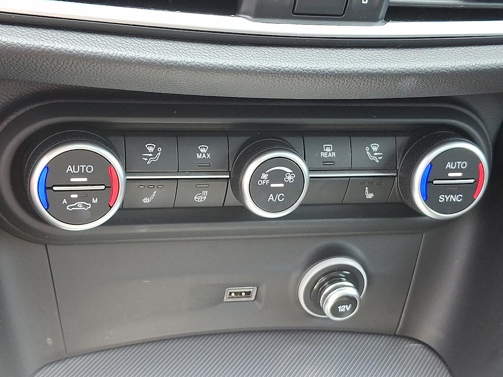 2022 Alfa Romeo Stelvio Ti 23