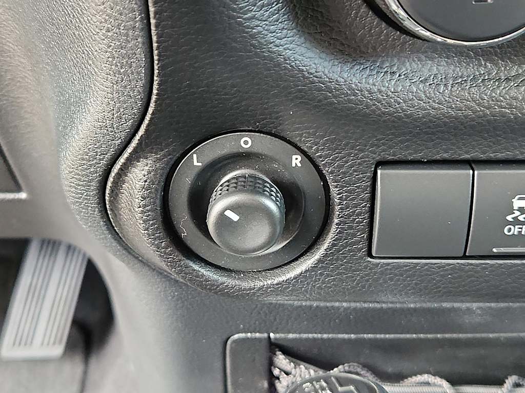 Thumbnail: 2013 Jeep Wrangler - 23