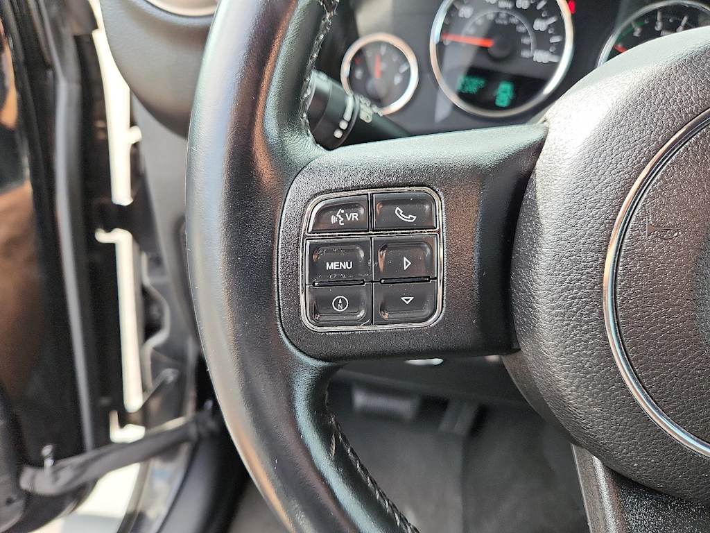 Thumbnail: 2013 Jeep Wrangler - 21