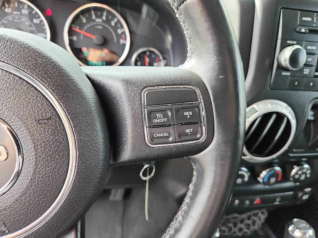 Thumbnail: 2013 Jeep Wrangler - 22