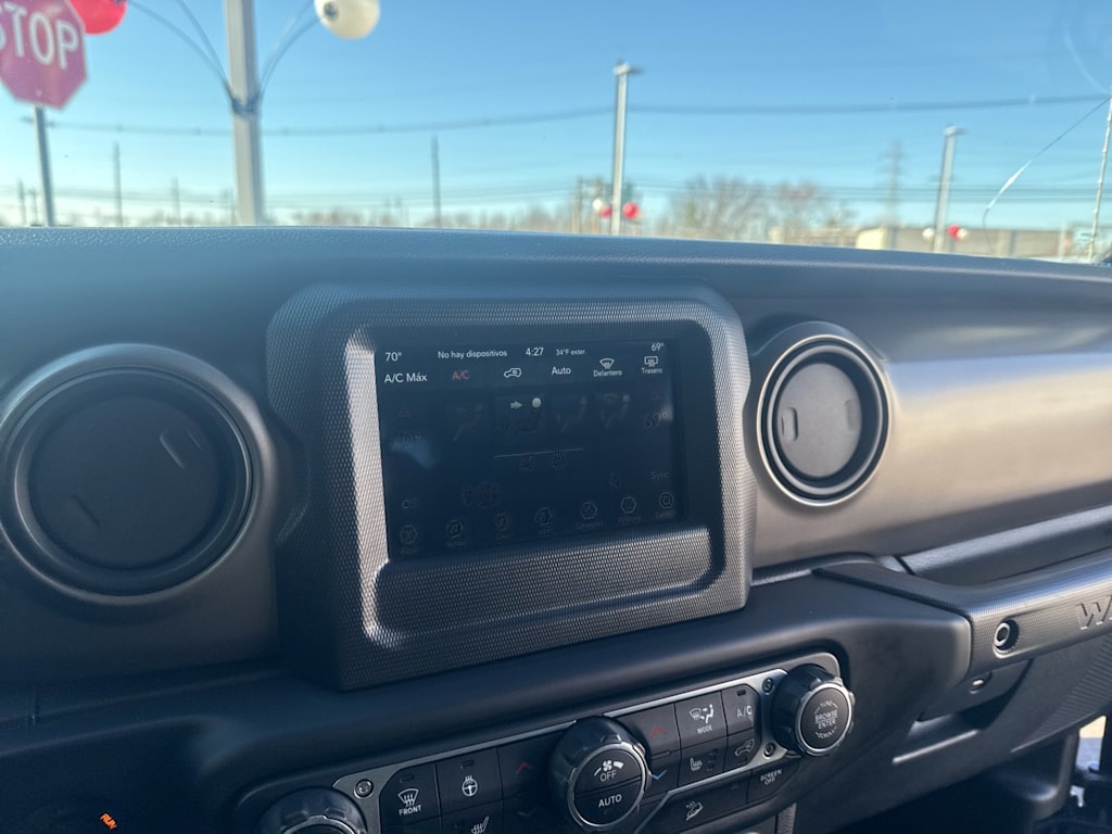 Thumbnail: 2018 Jeep Wrangler - 13