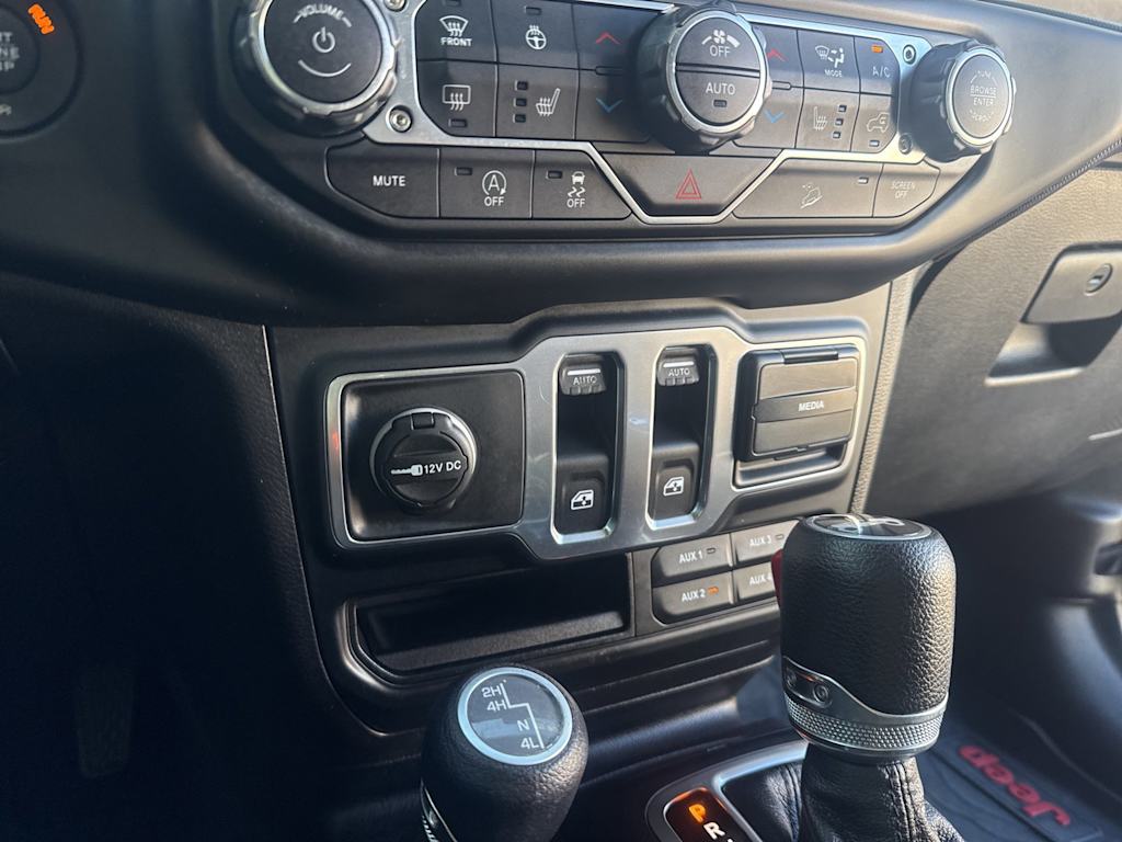 Thumbnail: 2018 Jeep Wrangler - 21