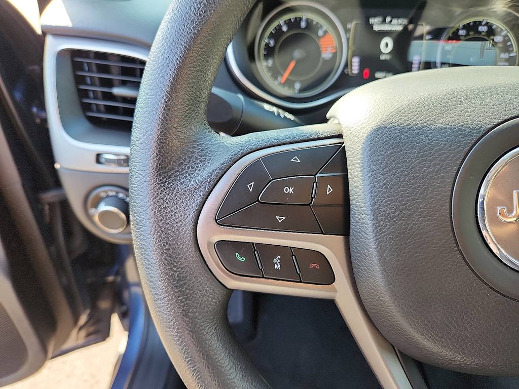 Thumbnail: 2020 Jeep Cherokee - 23