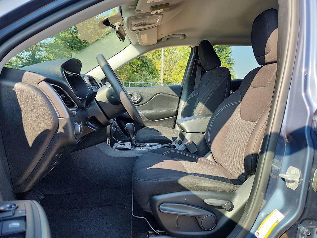 Thumbnail: 2020 Jeep Cherokee - 10