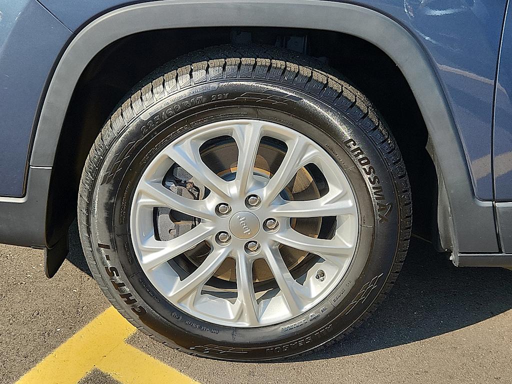 Thumbnail: 2020 Jeep Cherokee - 8