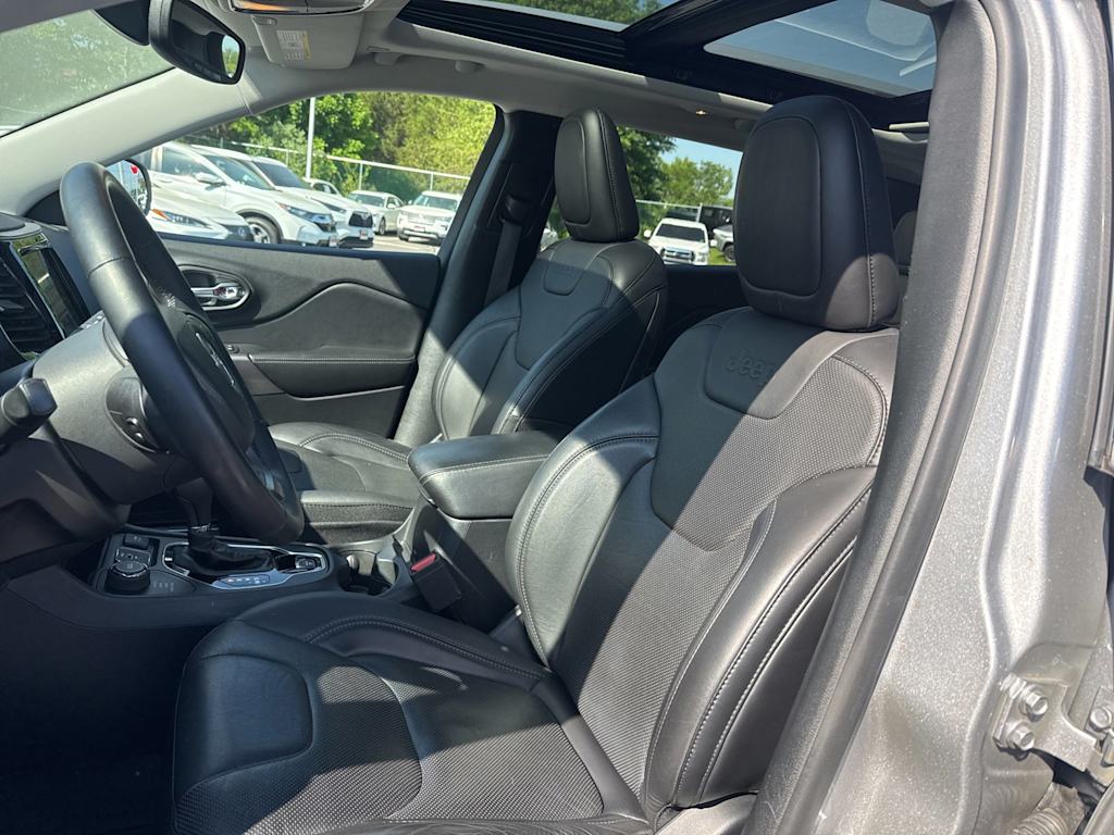 Thumbnail: 2019 Jeep Cherokee - 9
