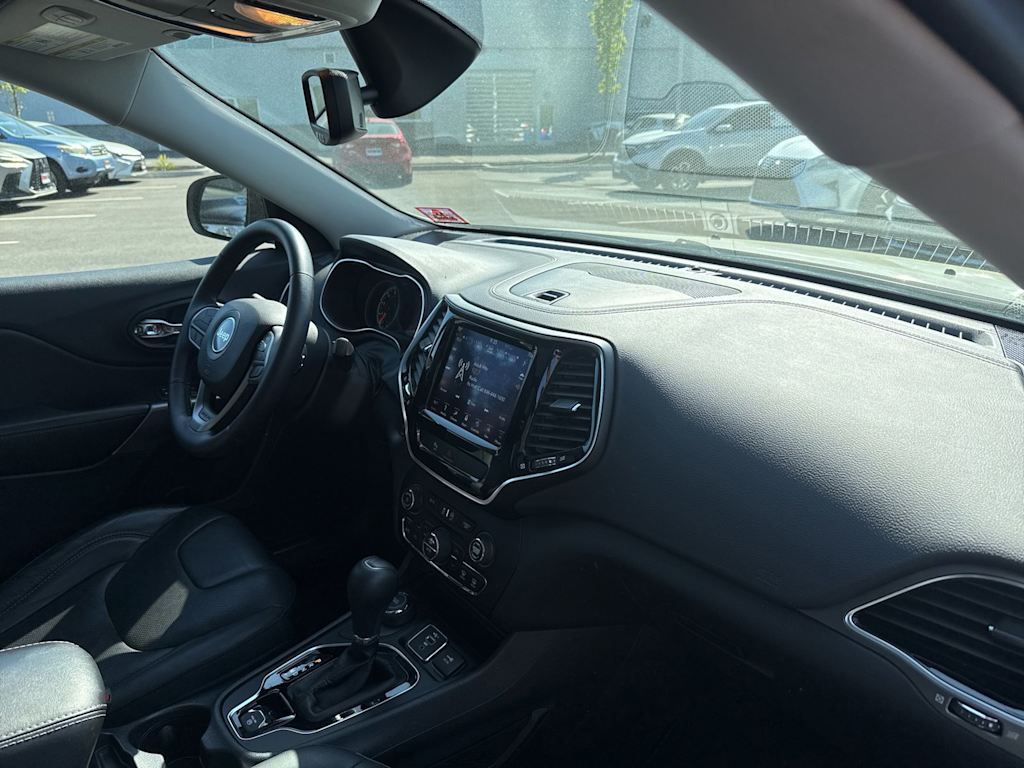 Thumbnail: 2019 Jeep Cherokee - 8