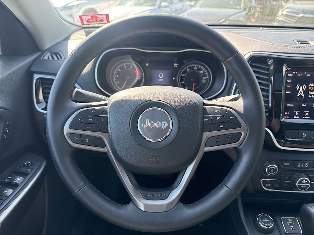 Thumbnail: 2019 Jeep Cherokee - 12