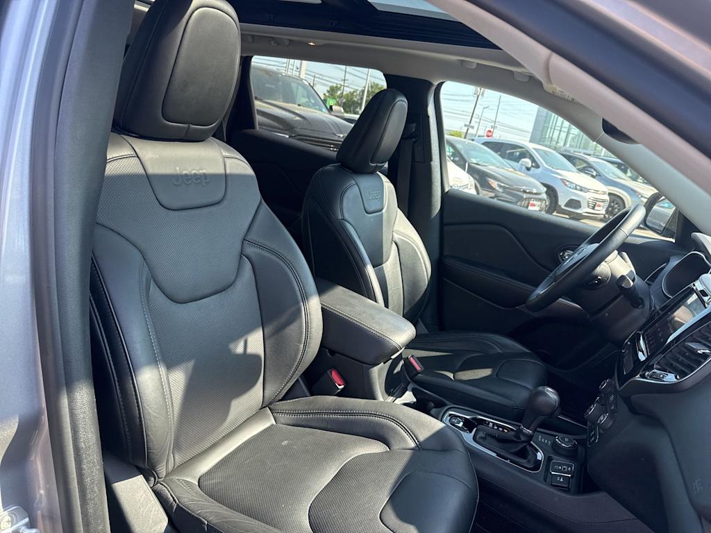 Thumbnail: 2019 Jeep Cherokee - 24