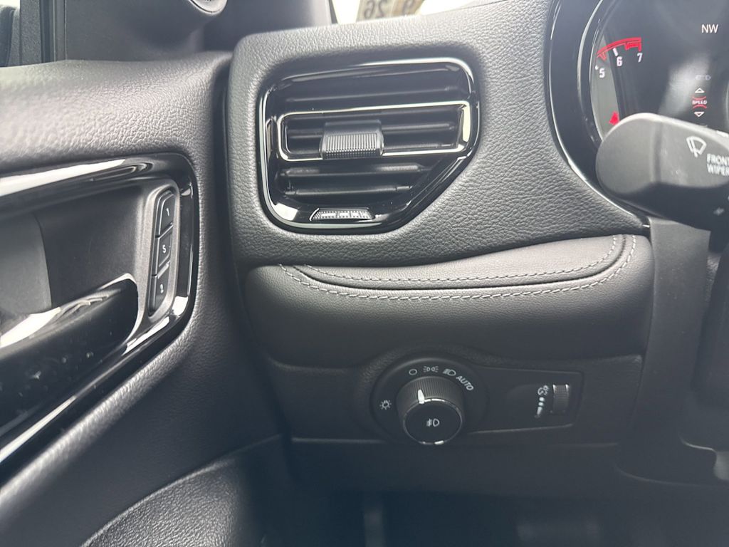 Thumbnail: 2022 Dodge Durango - 27