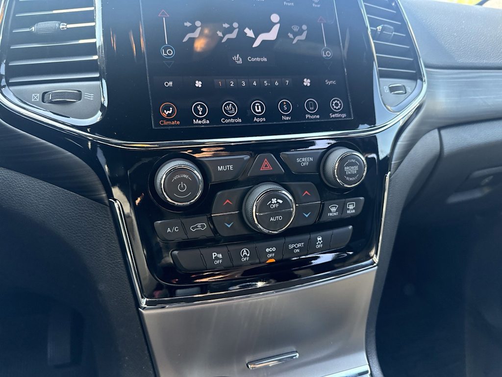 Thumbnail: 2020 Jeep Grand Cherokee - 22