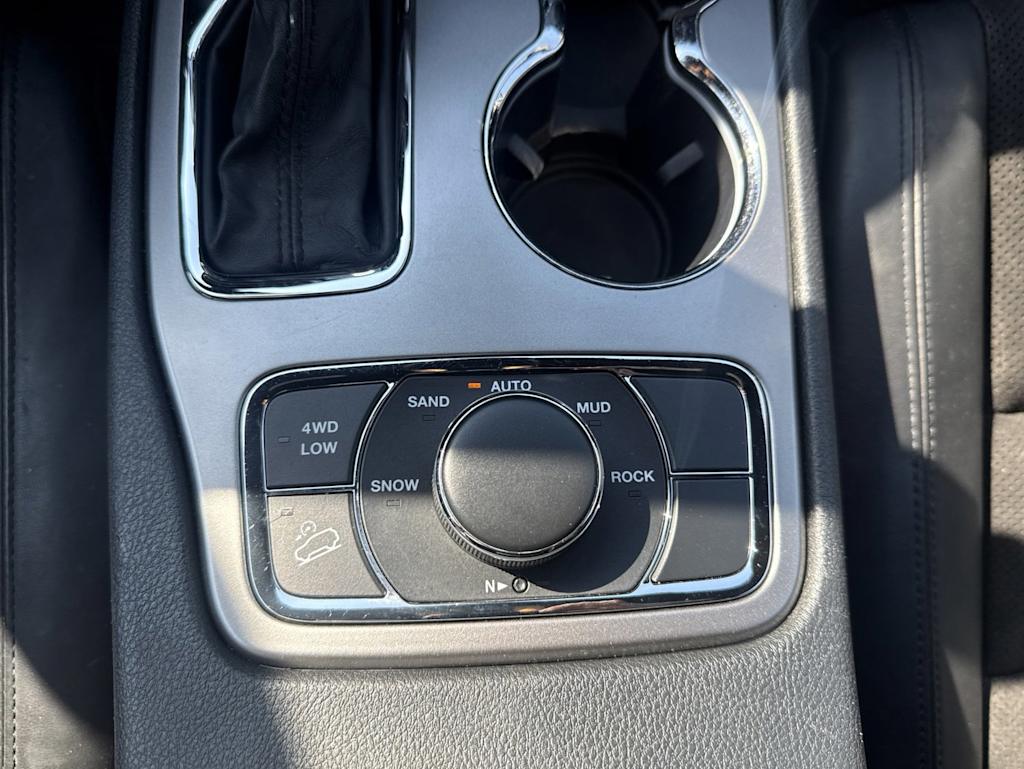 Thumbnail: 2020 Jeep Grand Cherokee - 23