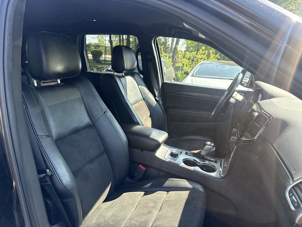 Thumbnail: 2020 Jeep Grand Cherokee - 10