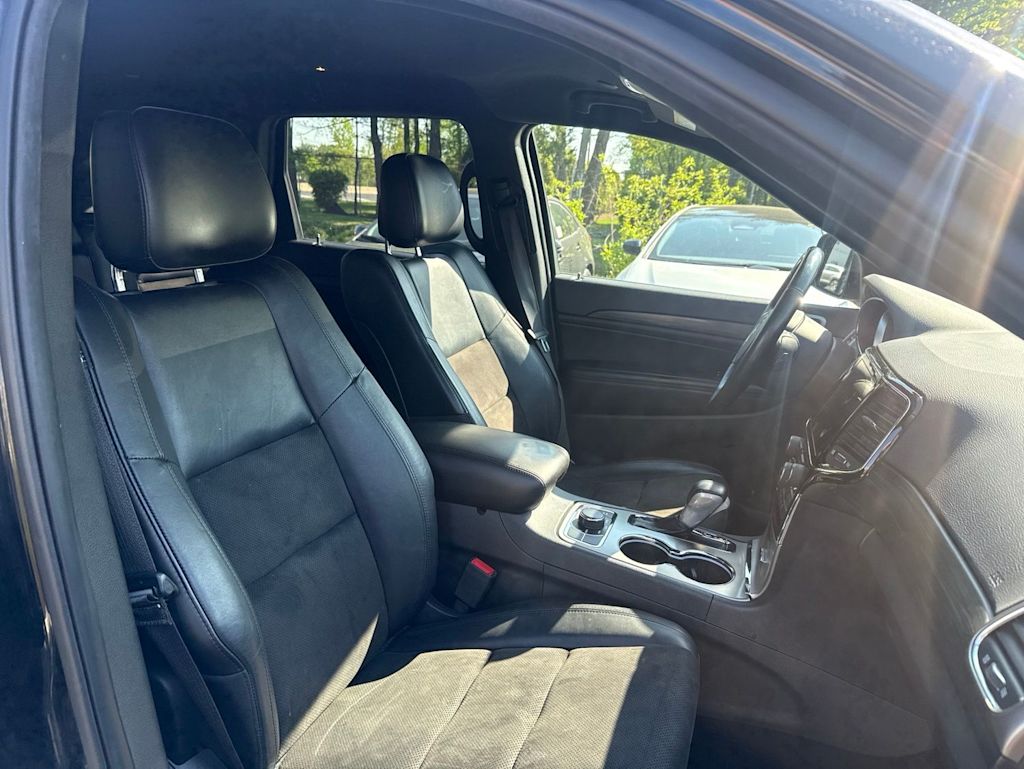 Thumbnail: 2020 Jeep Grand Cherokee - 10