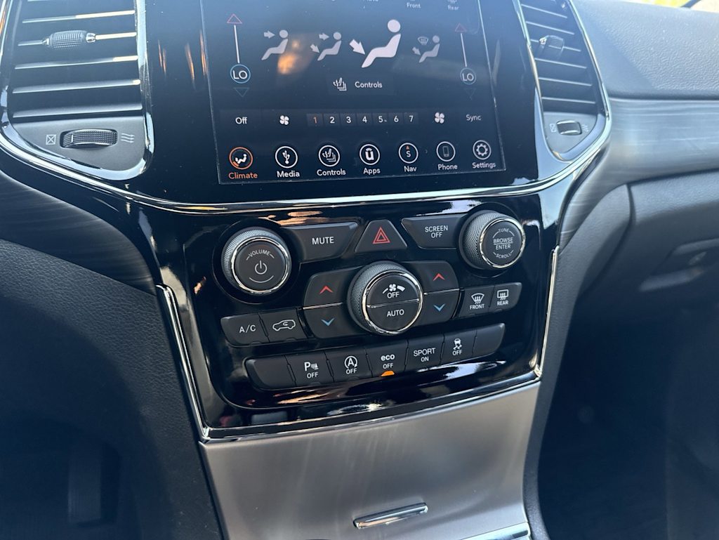 Thumbnail: 2020 Jeep Grand Cherokee - 29