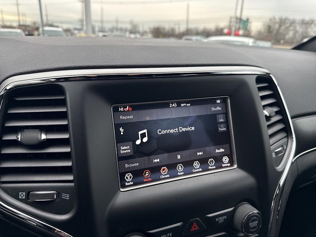 Thumbnail: 2018 Jeep Grand Cherokee - 14