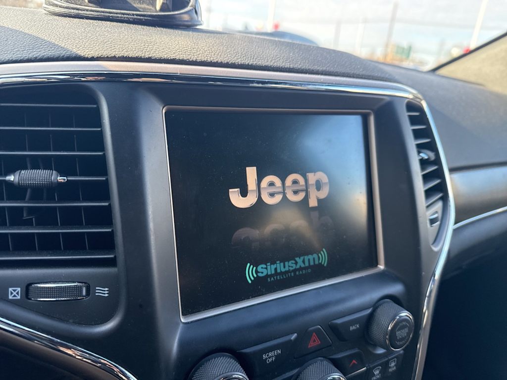 Thumbnail: 2015 Jeep Grand Cherokee - 14