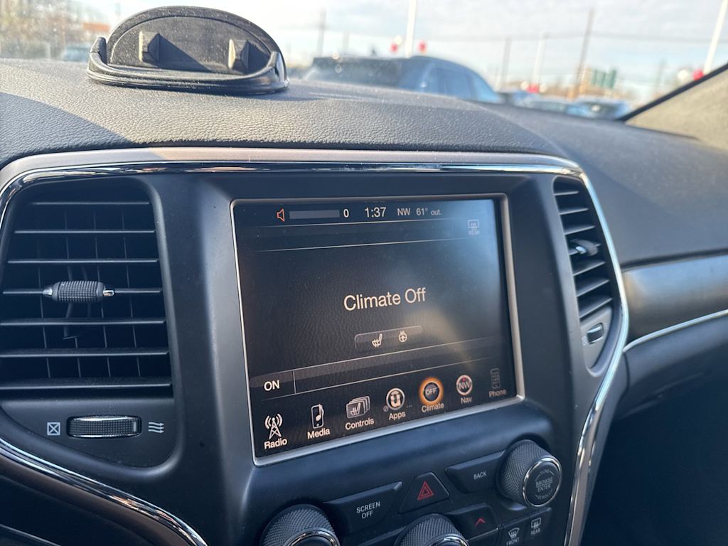 Thumbnail: 2015 Jeep Grand Cherokee - 20