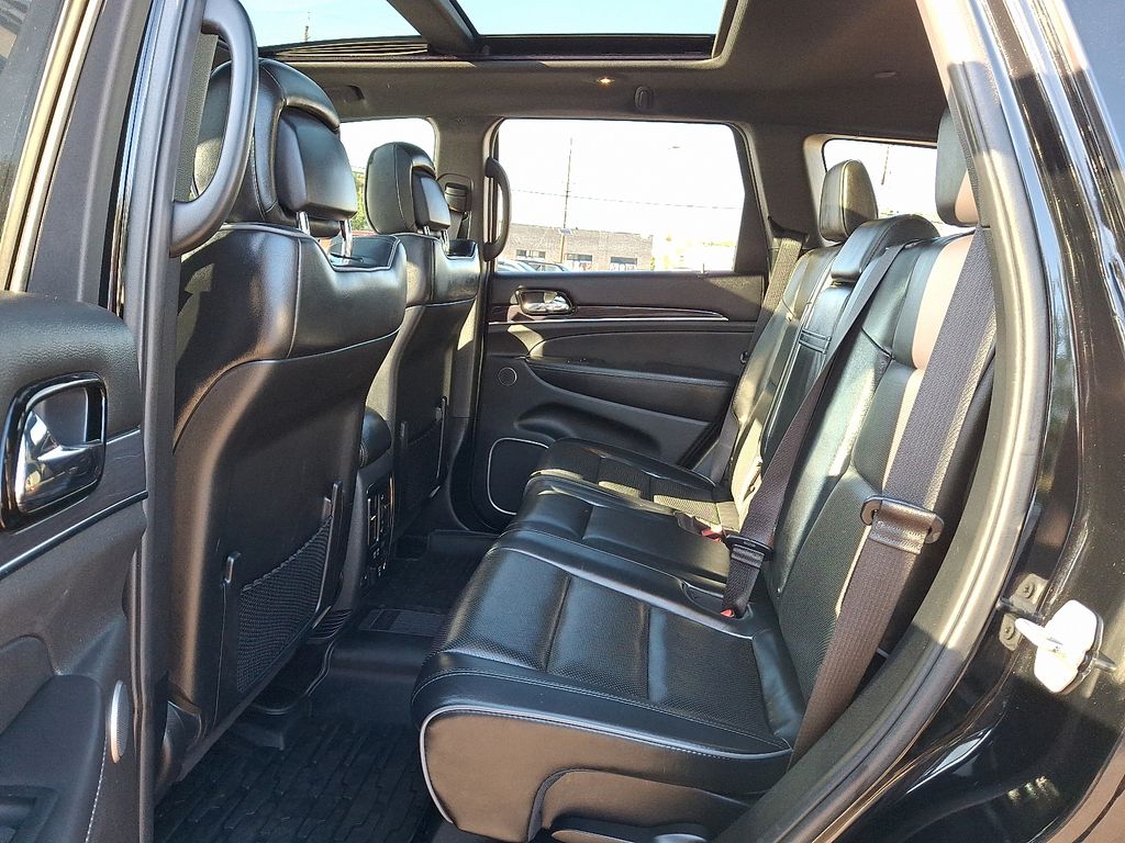 Thumbnail: 2019 Jeep Grand Cherokee - 11