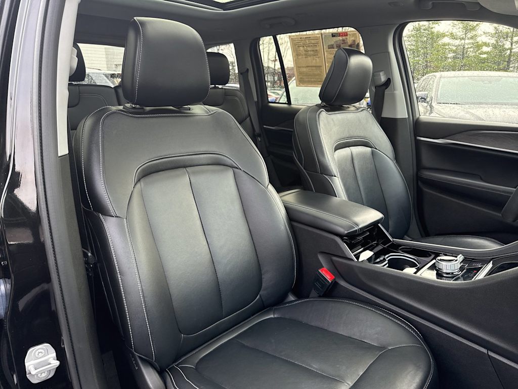 Thumbnail: 2023 Jeep Grand Cherokee - 10