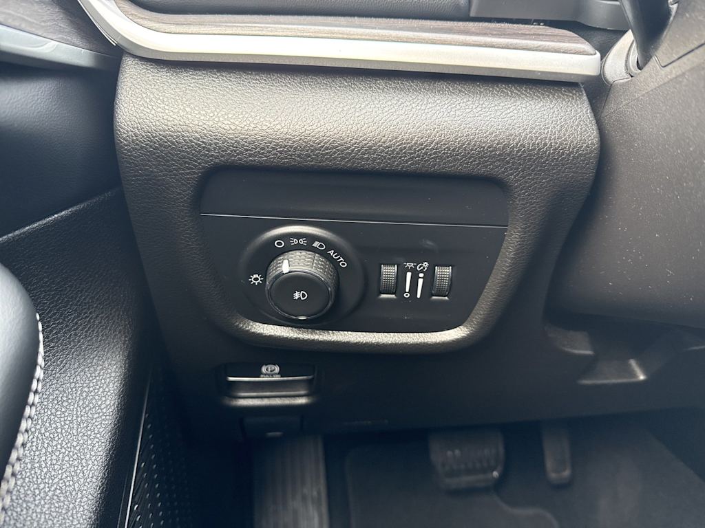 Thumbnail: 2023 Jeep Grand Cherokee - 26