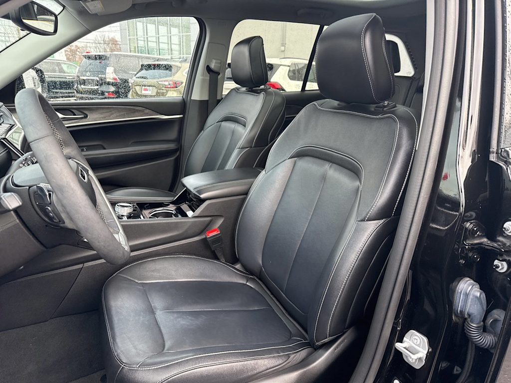 Thumbnail: 2023 Jeep Grand Cherokee - 9