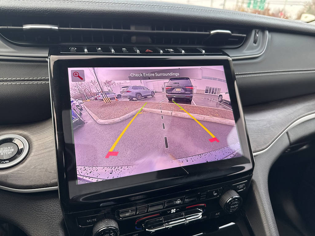 Thumbnail: 2023 Jeep Grand Cherokee - 22