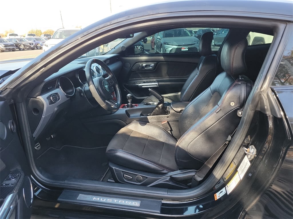 2016 Ford Mustang GT Premium 17