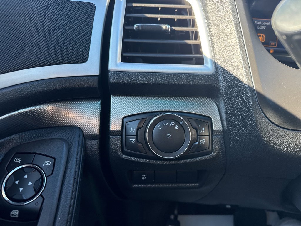 Thumbnail: 2015 Ford Explorer - 26