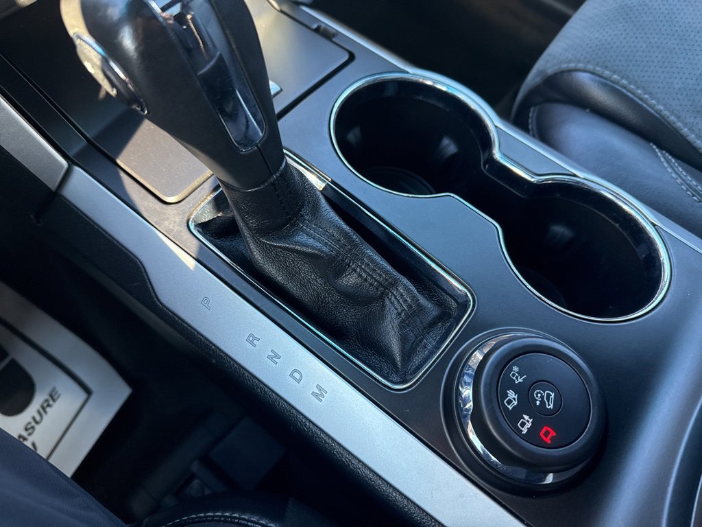 Thumbnail: 2015 Ford Explorer - 15