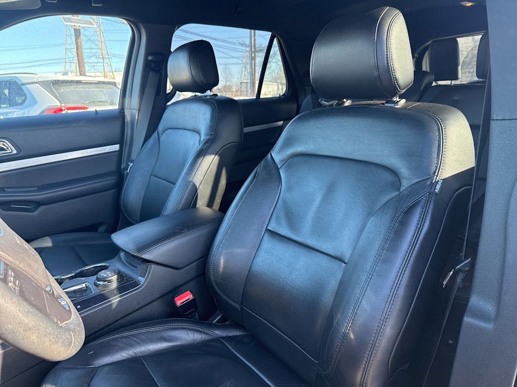 Thumbnail: 2017 Ford Explorer - 9