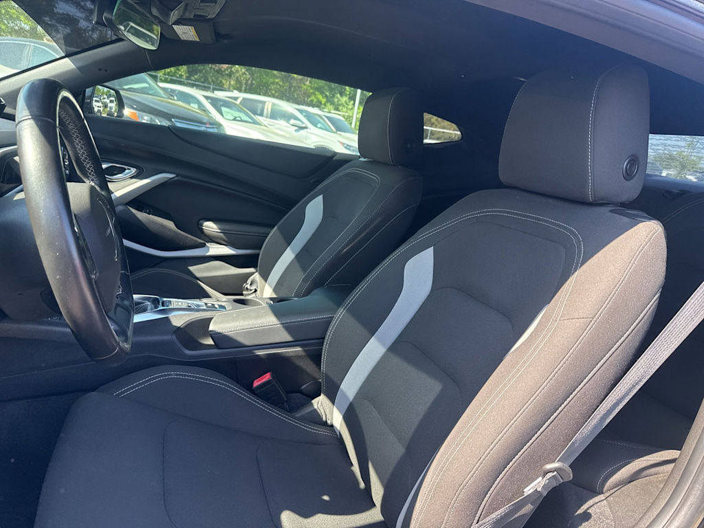 Thumbnail: 2019 Chevrolet Camaro - 10