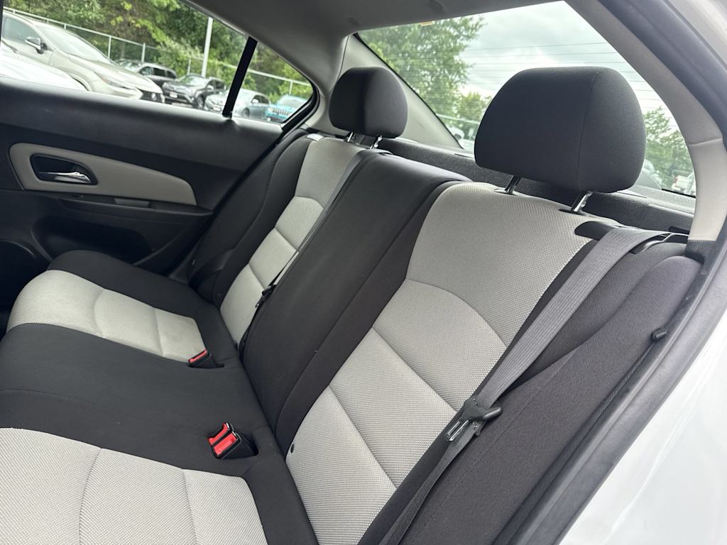 Thumbnail: 2015 Chevrolet Cruze - 10